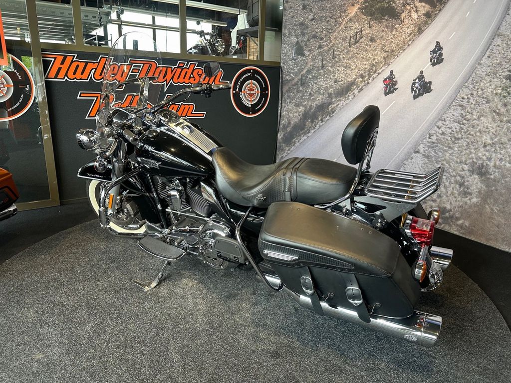  FLHRC Road King Classic