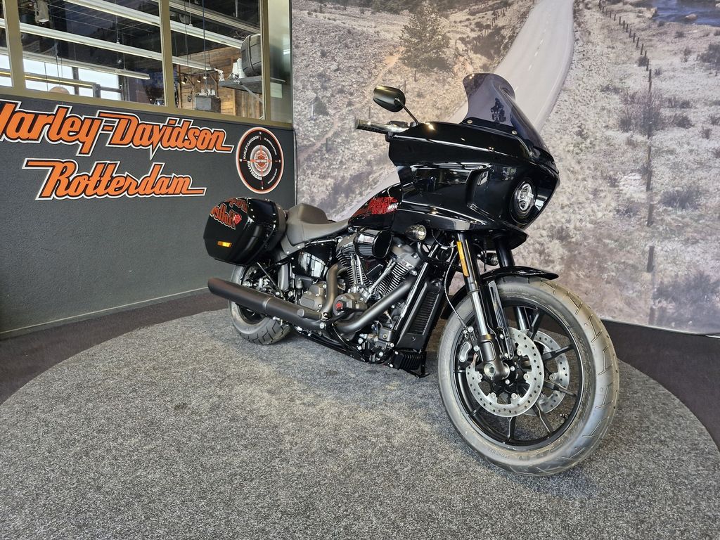  SOFTAIL FXLRST LOW RIDER ST Black Trim - Vivid Black