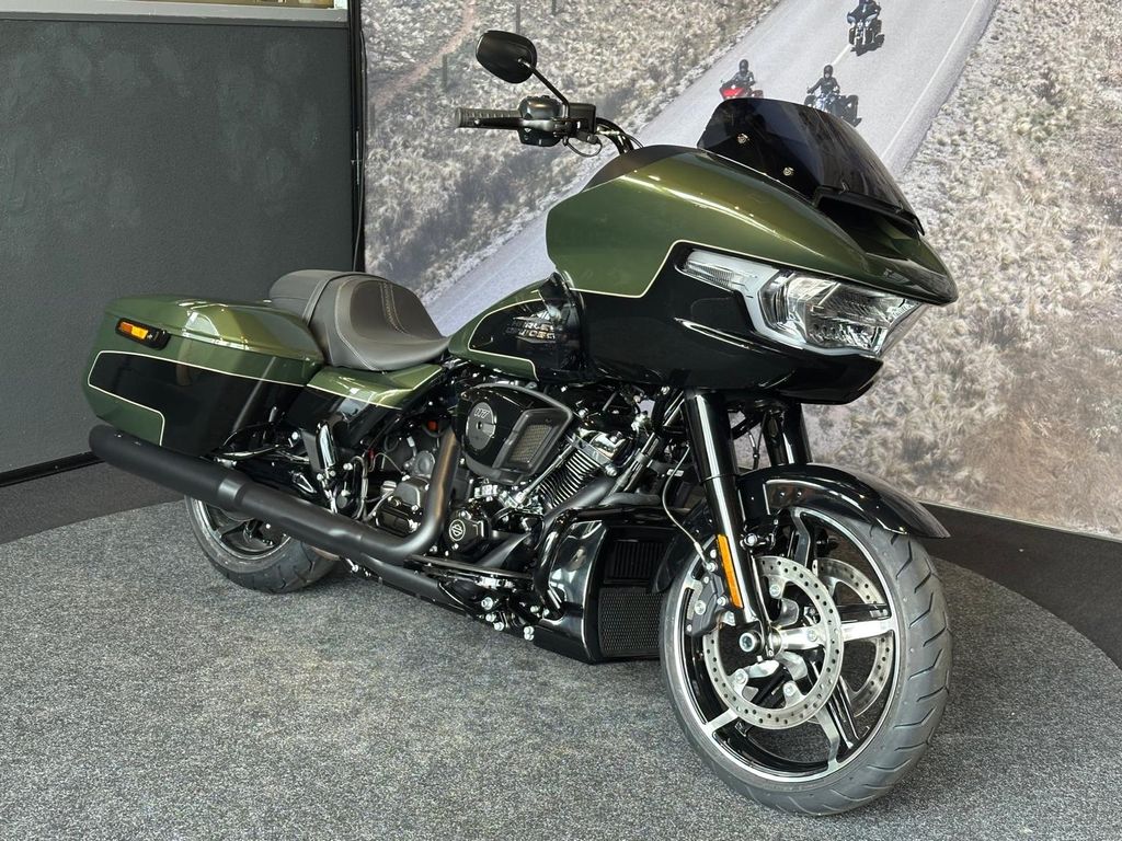  FLTRX ROAD GLIDE Black Trim - Two Tone