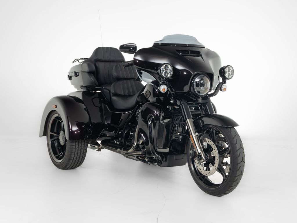  FLHTCUTGSE CVO Tri Glide Custom Colour