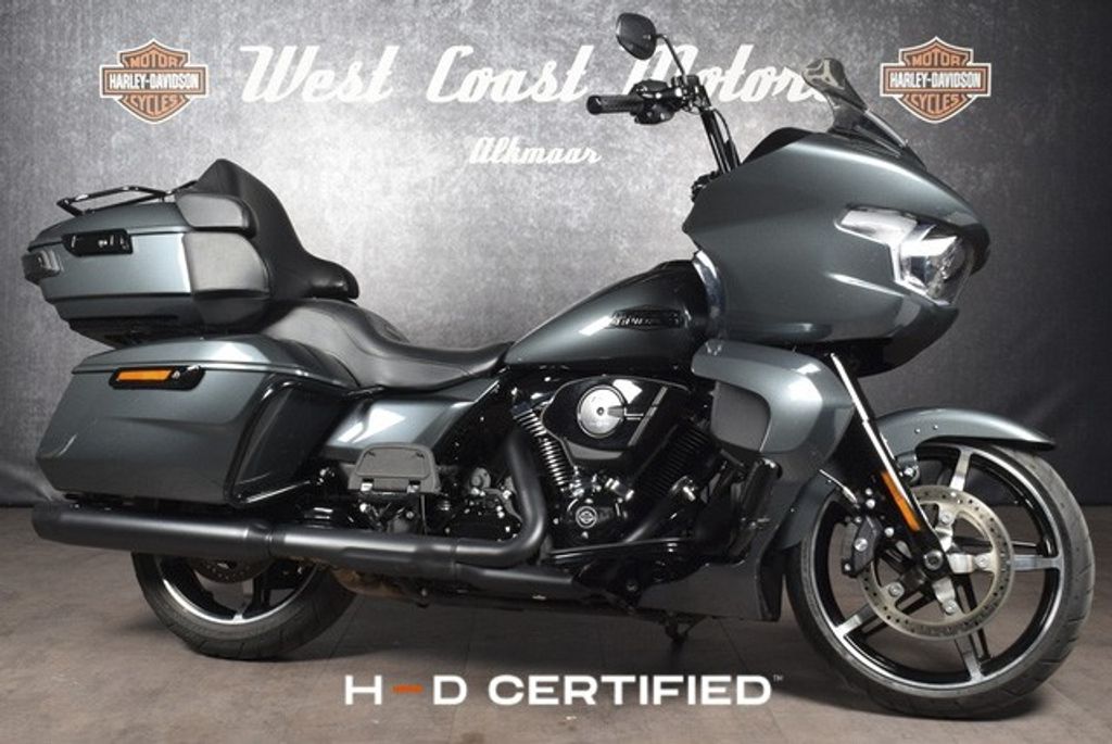  FLTRX Road Glide Black Trim Solid BTW MOTOR !