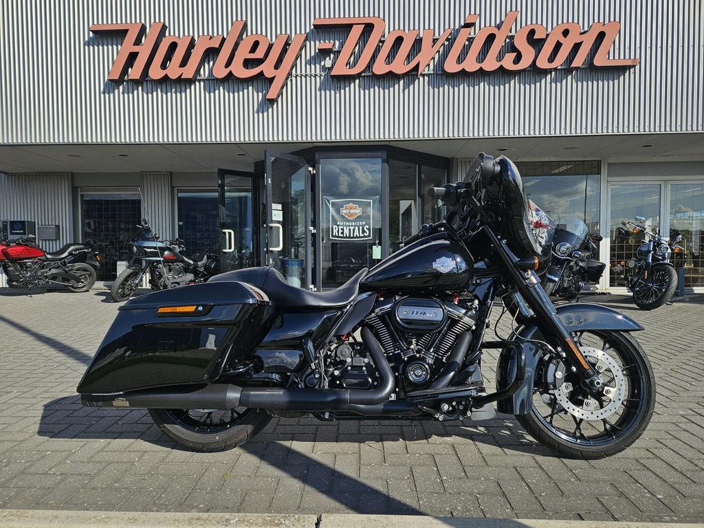  FLHXS Street Glide Special 114