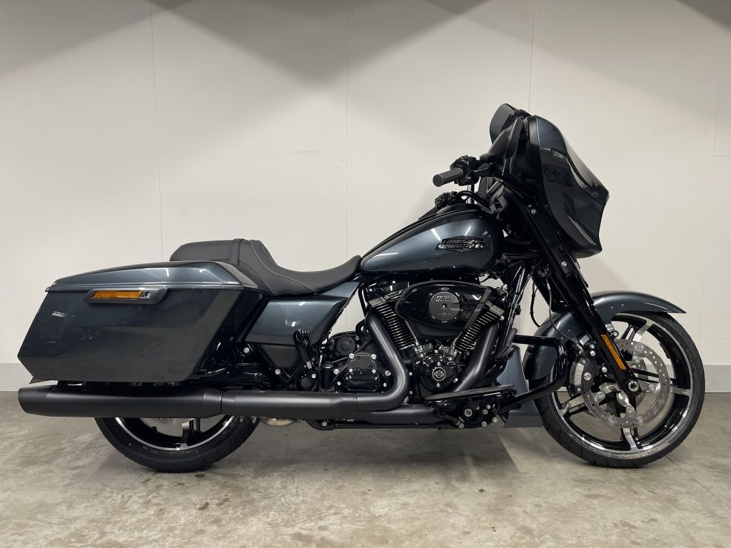  TOURING FLHX STREET GLIDE &quot; STOCK DEAL &quot;