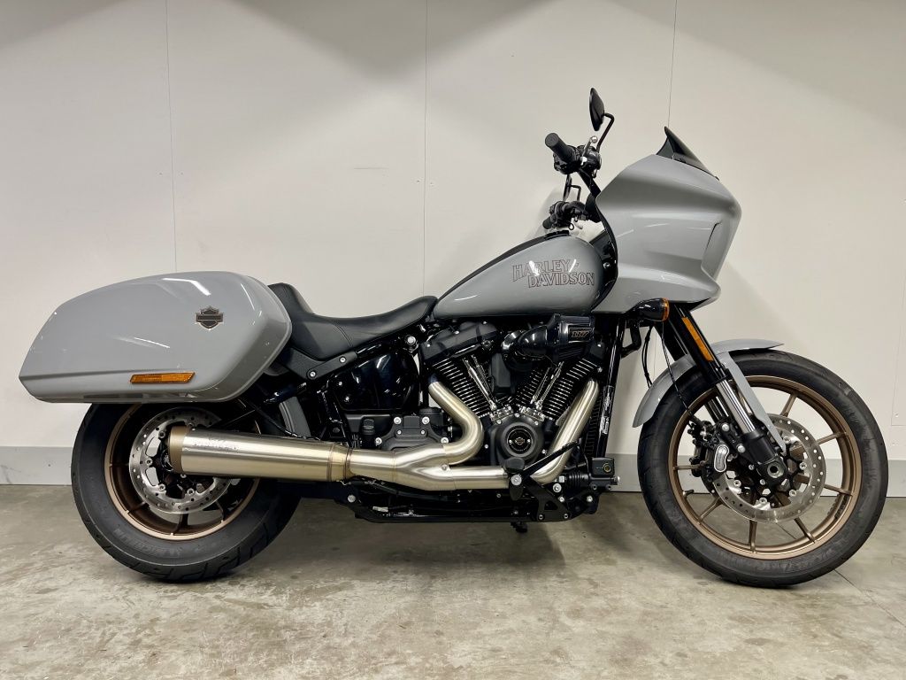  SOFTAIL FXLRST LOW RIDER ST Met elektronisch regelbare uitlaat
