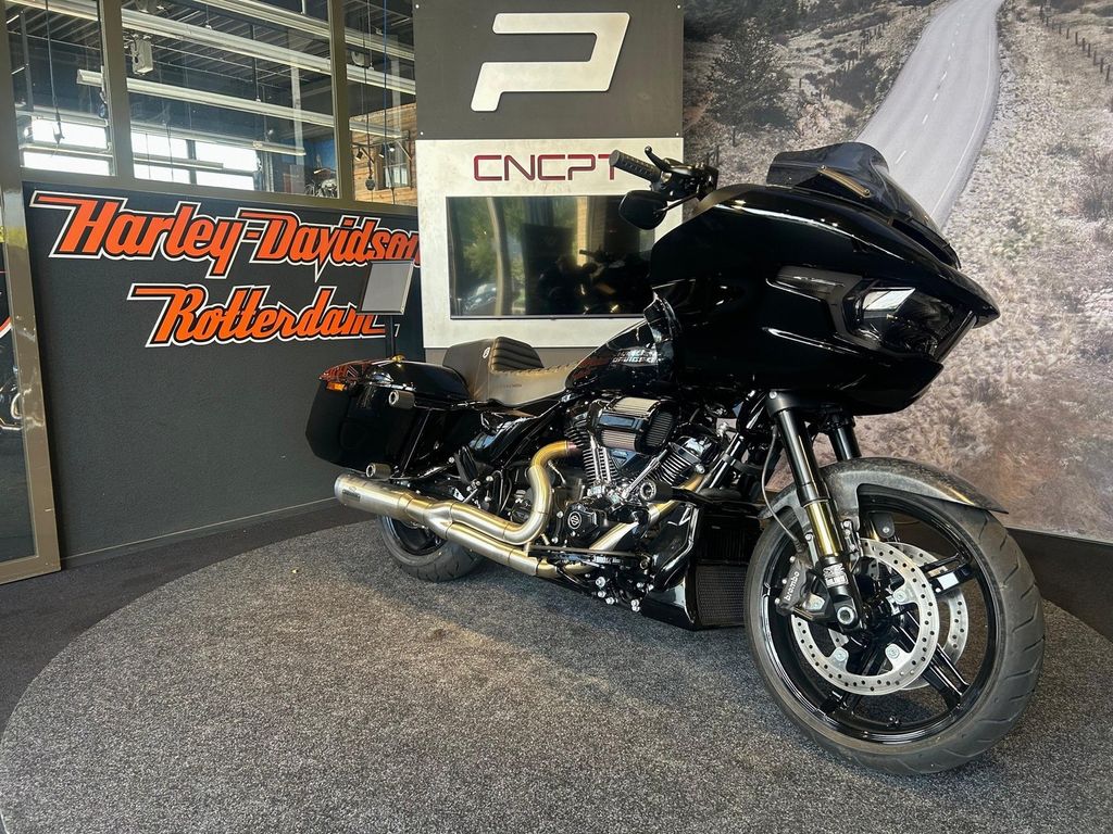  FLTRX ROAD GLIDE Black Trim - Vivid Black