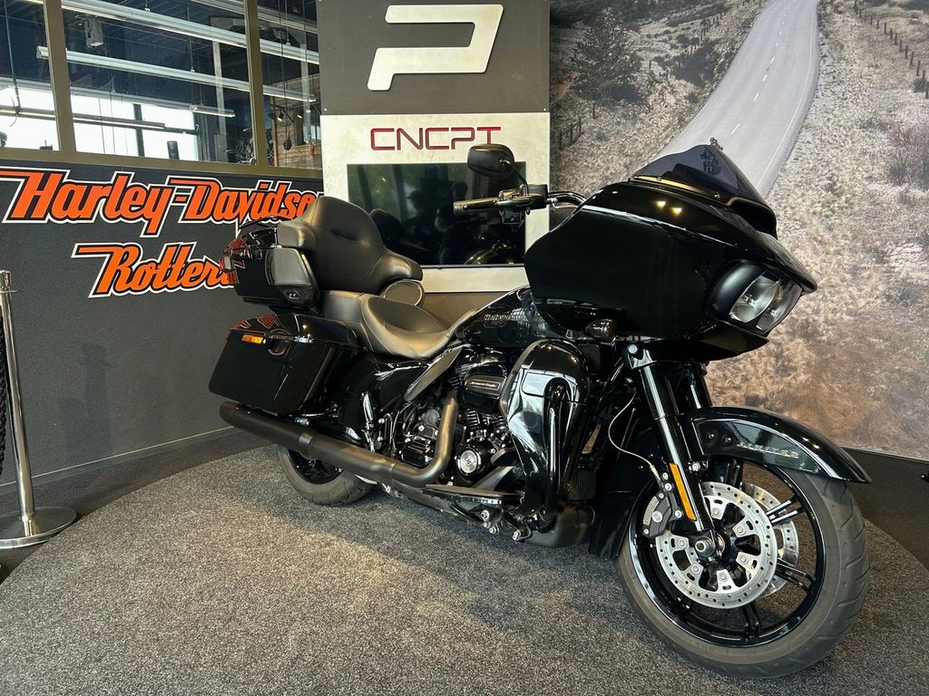  FLTRK ROAD GLIDE LIMITED Vivid Black Blacked Out