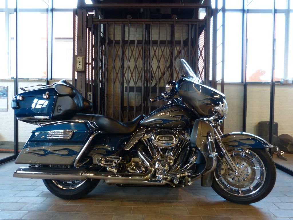 TOURING CVO Electra Glide Ultra Classic