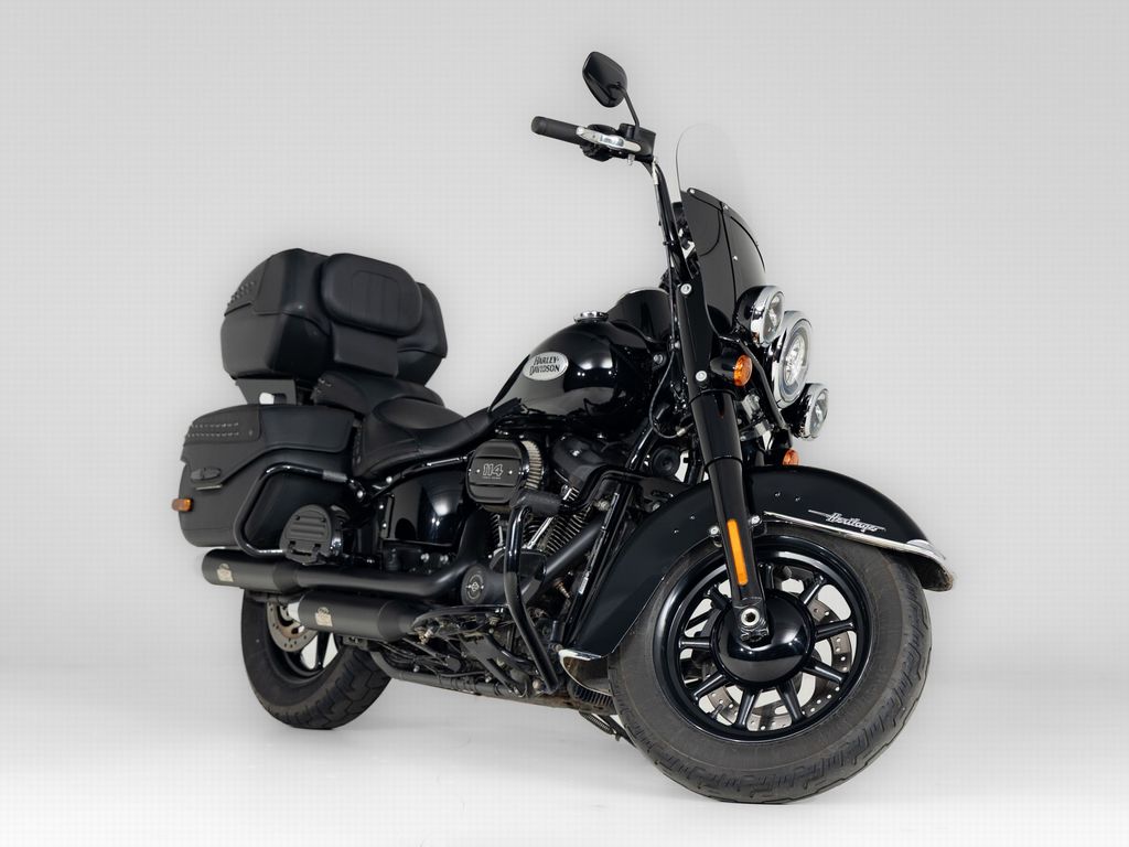  FLHCS Heritage Classic 114 Vivid Black/Blk Out