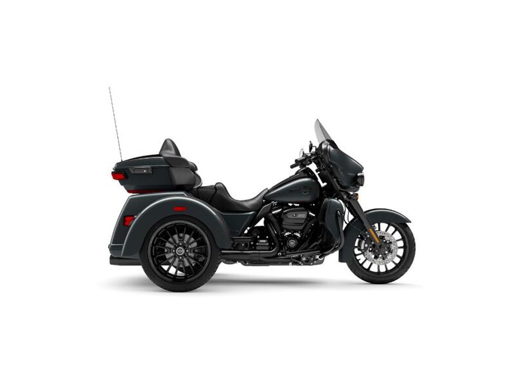  FLHTCUTG TRI GLIDE ULTRA