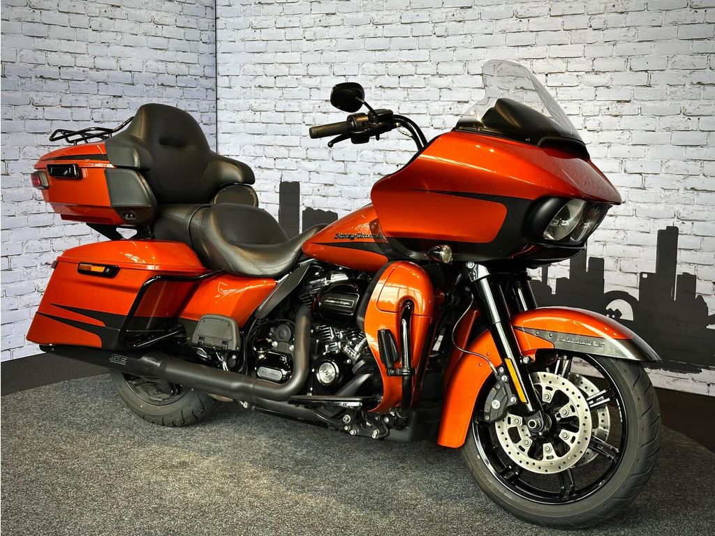  FLTRK Road Glide Ltd Custom C.